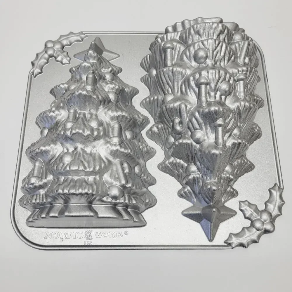Nordic Ware 3D Holiday Christmas Tree Cake Pan Mold Williams Sonoma Heavy Duty